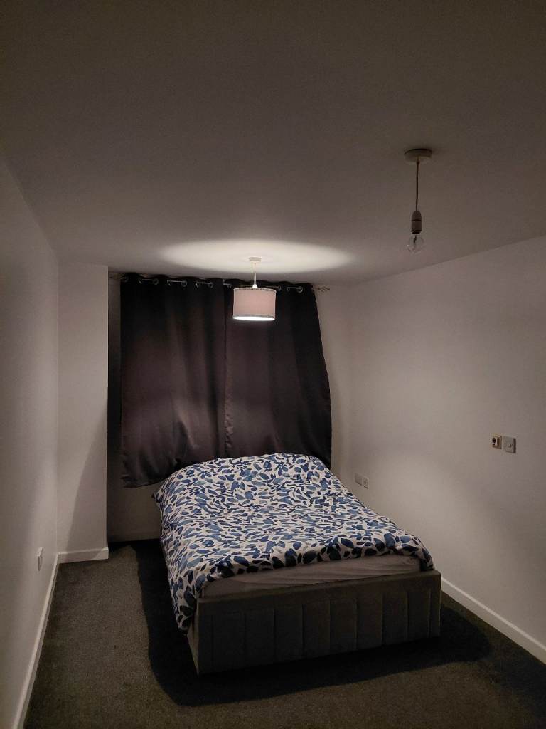 Pedestrianised zone city centre flat Swansea 