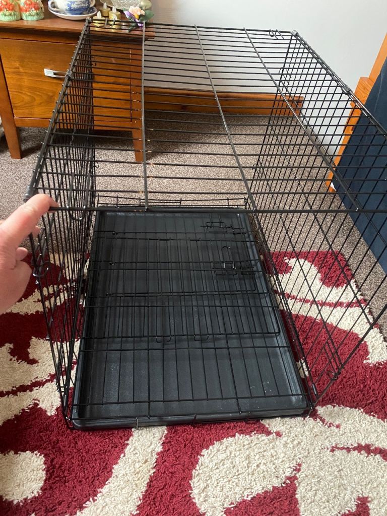 Medium size pet pen like new. 