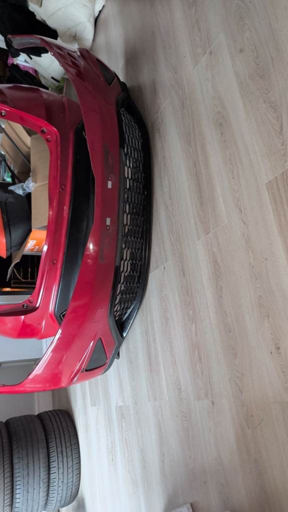 Honda Civic Mk8 Fn2 5dr Front Bumper With Tinted Fog Lights, Housing For Bulbs And Bulbs