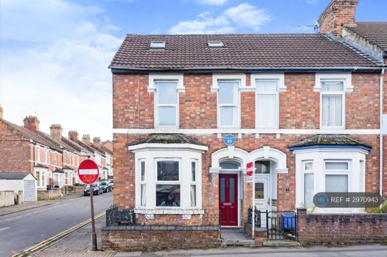 4 bedroom house in Durham Street, Swindon, SN1 (4 bed) (#2970943)