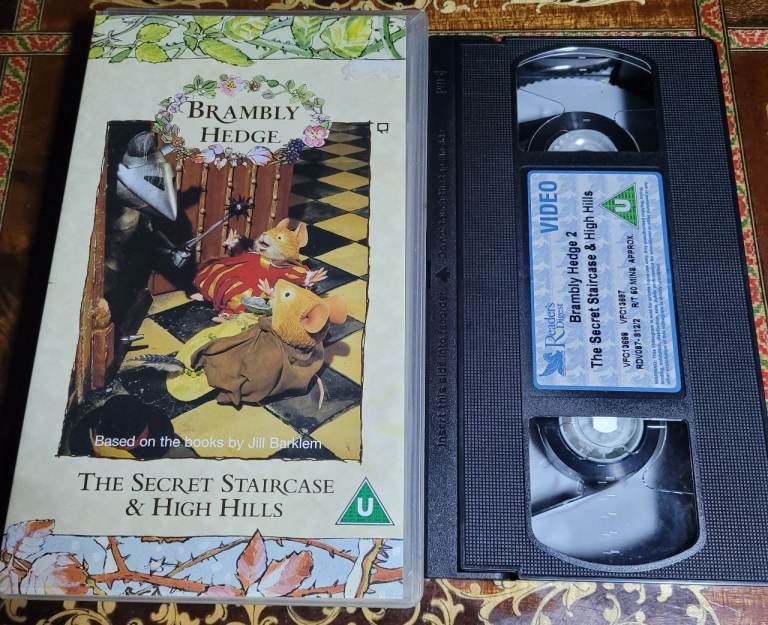 Brambley Hedge Vhs Video Secret Staircase & High Hills Excellent Condition b14