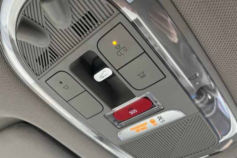 2025 Hyundai IONIQ 6 77.4kWh Ultimate Saloon 4dr Electric Auto (228 ps) Saloon Electric Automatic