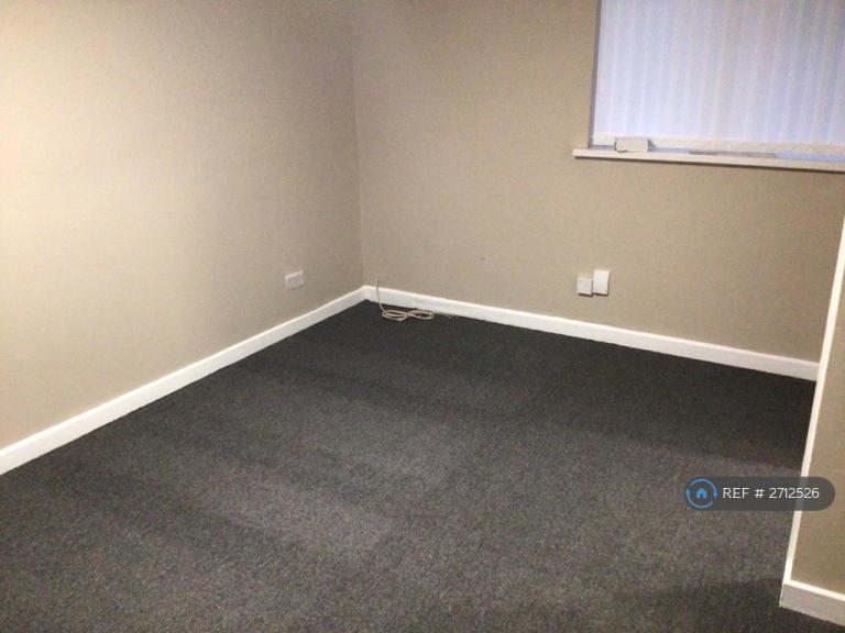 Studio flat in Oldham Road, Rochdale, OL16 (#2712526)