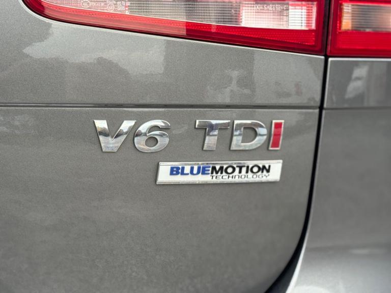 2016 Volkswagen Touareg 3.0 TDI V6 BlueMotion Tech R-Line Tiptronic 4WD Euro 6 (s/s) 5dr ESTATE D...