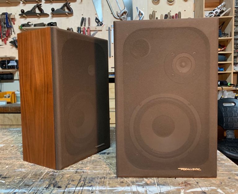 Vintage Realistic MC-1401 Bookshelf Speakers. Refurbished
