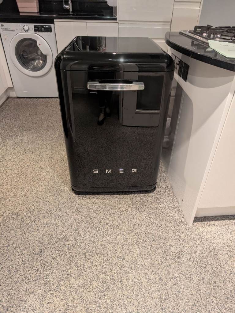 Retro Smeg Dishwasher DF13FAB3BL