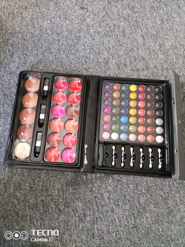 Makeup kit 