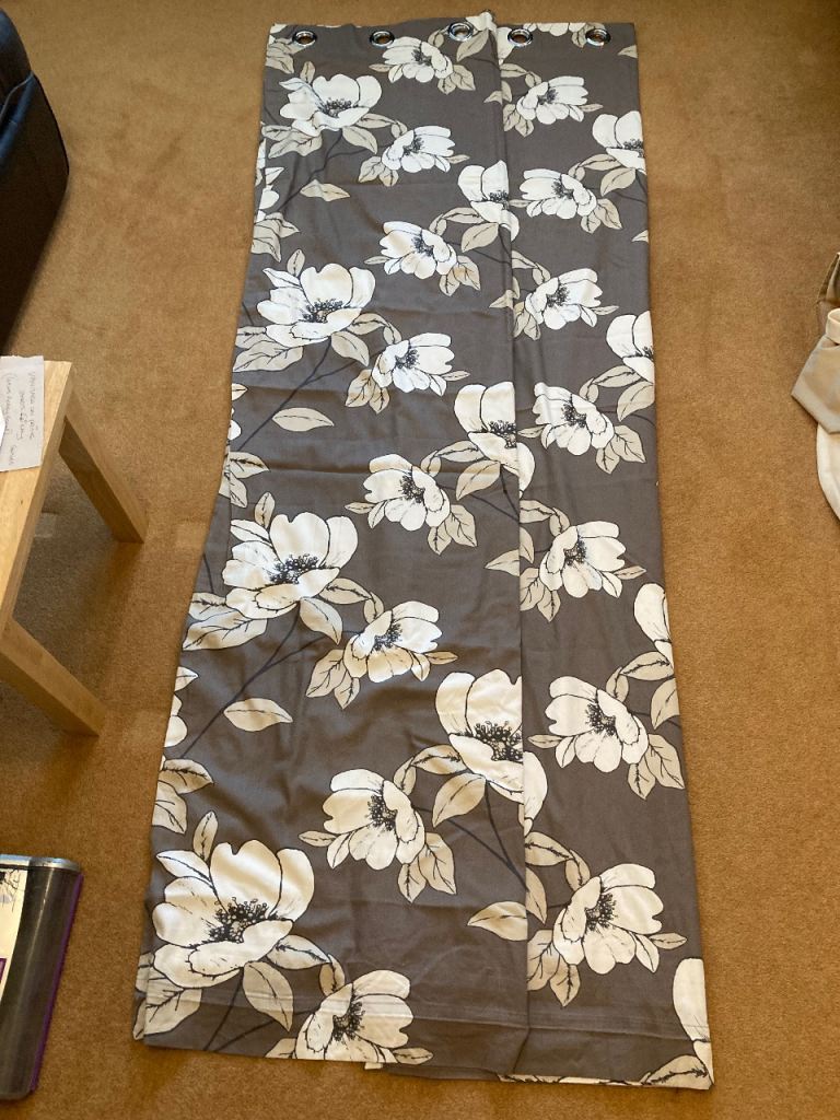 Eyelet curtains 90 inches / 90 inches 