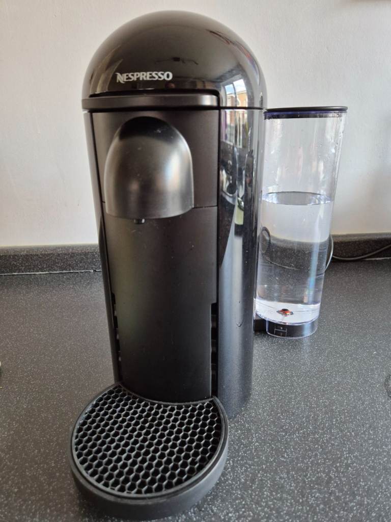 Nespresso VertuoPlus GCB2 Coffee Maker in black - works fine