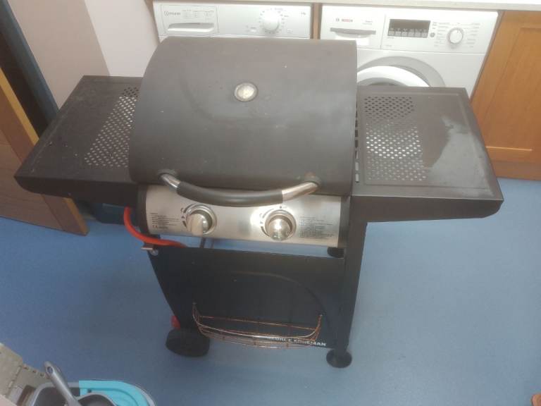2 burner Gas BBQ For Sale including gas bottle