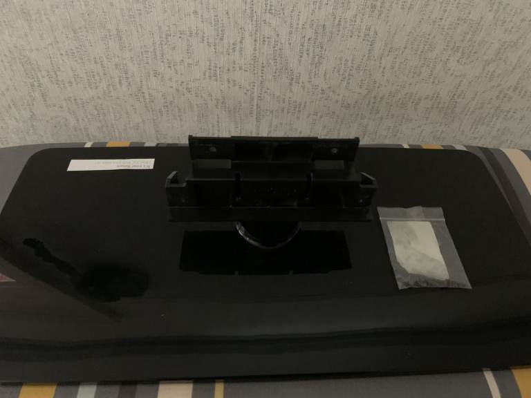 BN96-03989A LE40N73BD SAMSUNG PEDASTAL STAND