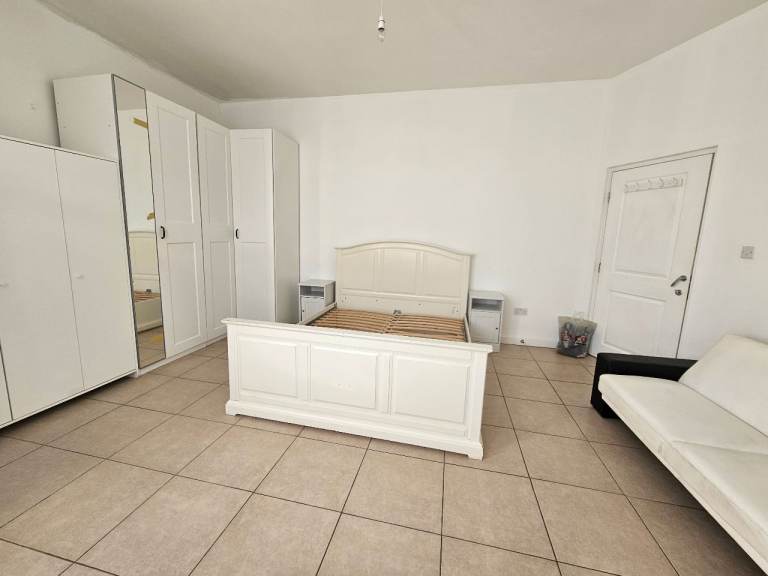 MASSIVE King Size Room
