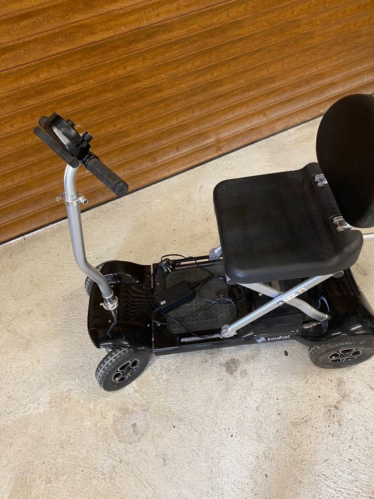 FreeRider Luggie Mobility Scooter - Black, Good Condition only for spares needs battery 