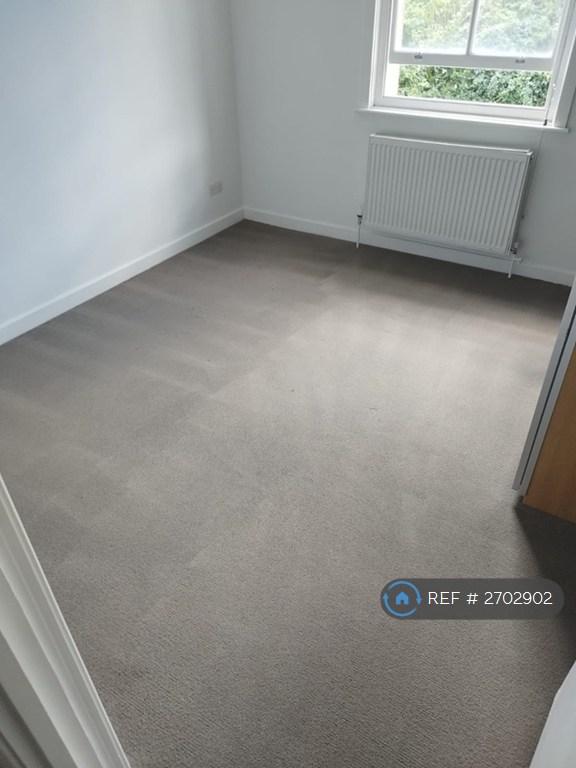 2 bedroom flat in Streatley Road, London, NW6 (2 bed) (#2702902)