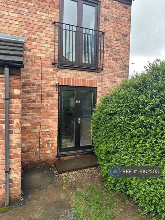 2 bedroom flat in St Mary's Court, Derby, DE1 (2 bed) (#2802503)
