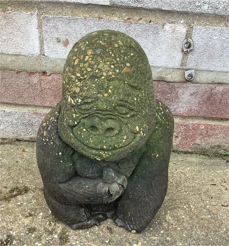 Gorilla- stone garden ornament 