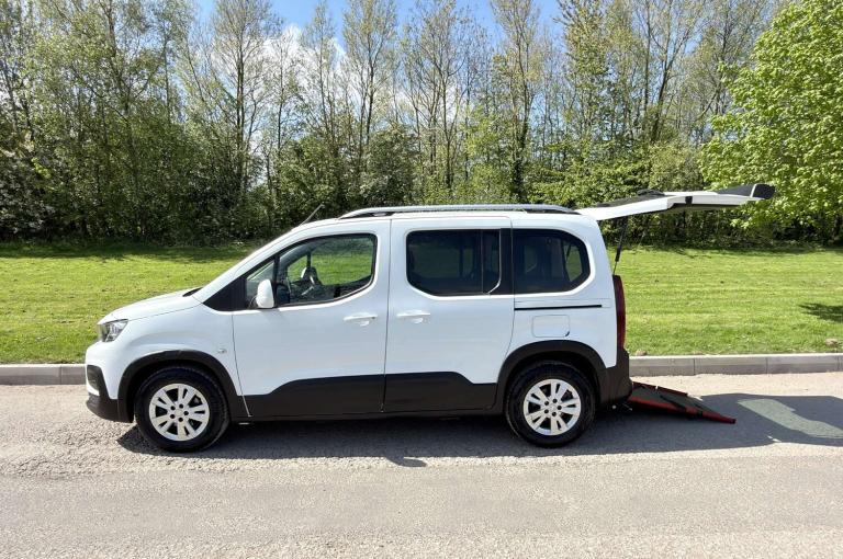 2020 Peugeot Rifter Horizon 1.5 Hdi *5 SEATS* Wheelchair Accessible Vehicle WAV DISABLED MPV Dies...