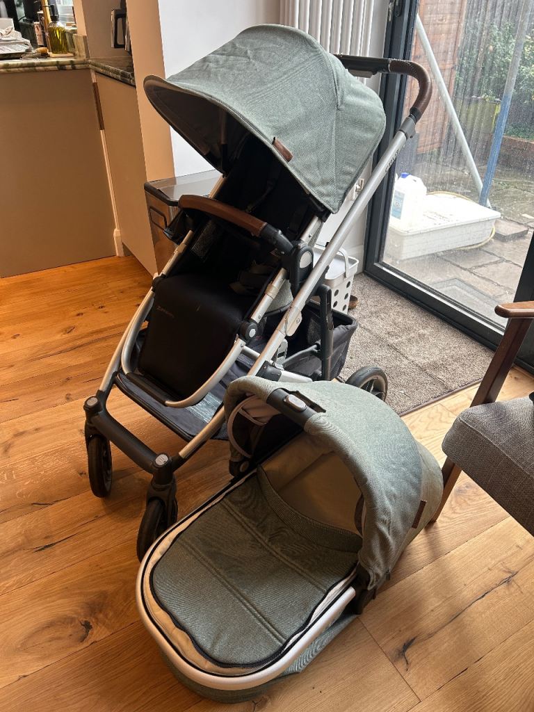 Uppababy Cruz v2 plus bassinet