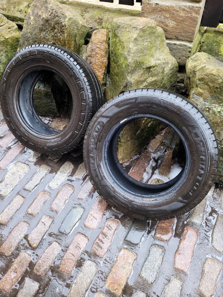 2x 215 65 15c van tyres just £20 for pair
