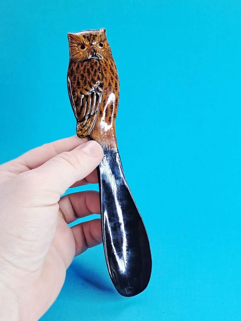 Vintage decorative wooden shoehorn hand-painted owl design on the handle. 