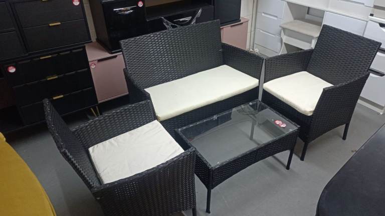 £199 Displayed Black Polyratten Garden Set 4 Piece