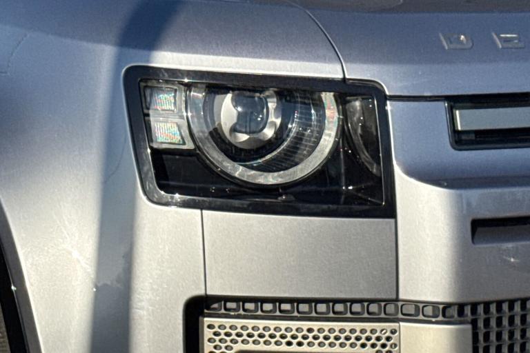 2024 Land Rover Defender 110 3.0 D300 X-Dynamic SE 5dr SUV DIESEL Automatic