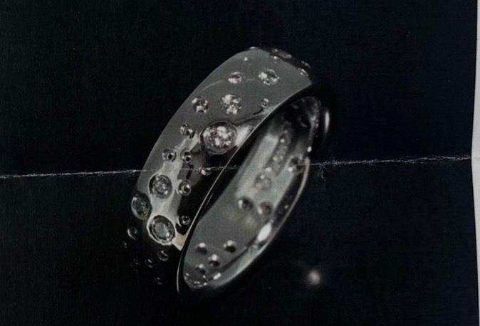 Engagement ring 