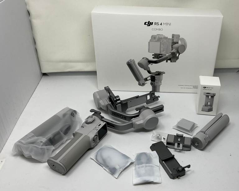 Dji rs 4 mini combo
