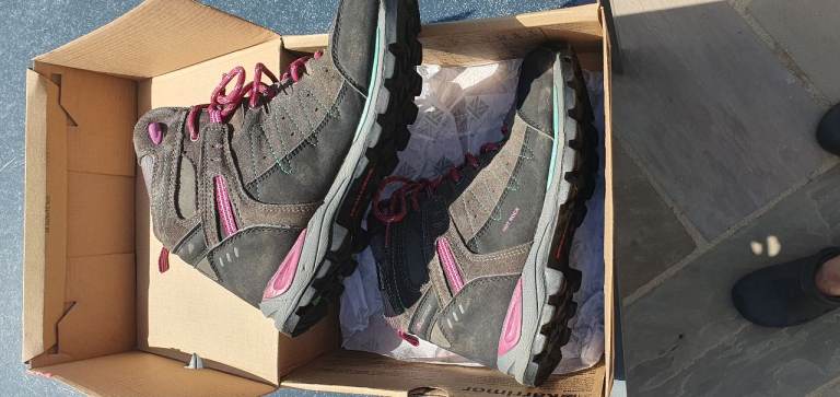 Karrimor Walking Boots Junior Size 5