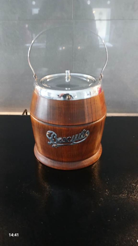 Vintage  biscuit barrel 