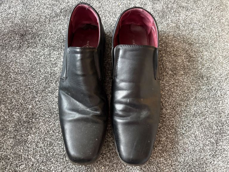 Old well worn size 12 men’s slip on shoes 