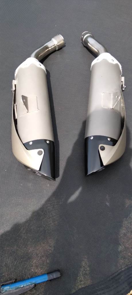 Yamaha R1 2005 exhausts with race baffles  .