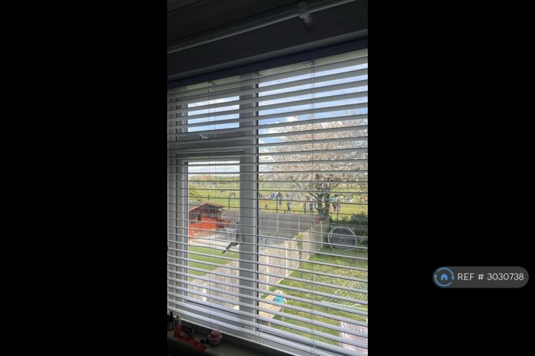 1 bedroom in Grays, Grays, RM16 (#3030738)