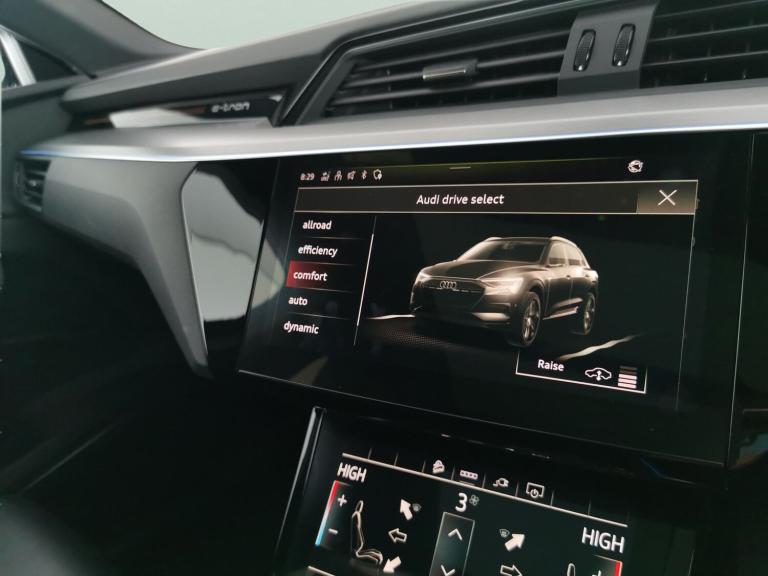 2021 Audi e-tron 300kW 55 Quattro 95kWh Black Edition 5dr Auto ESTATE ELECTRIC Automatic