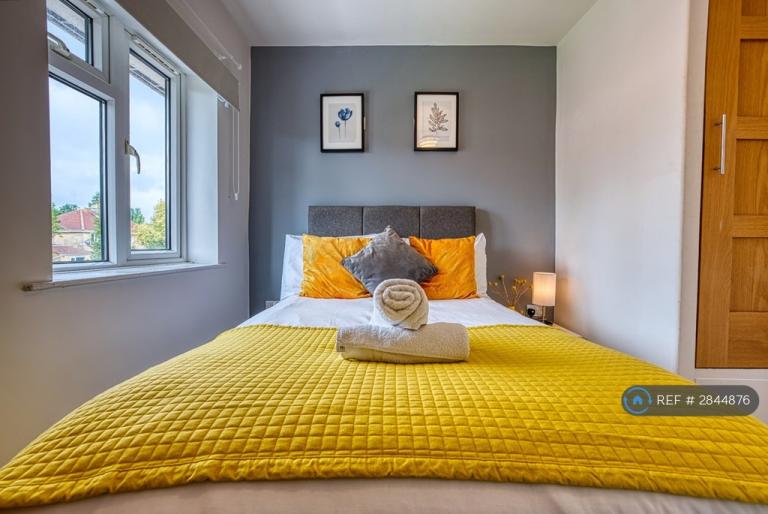 4 bedroom house in Upper Bloomfield Road, Bath, BA2 (4 bed) (#2844876)