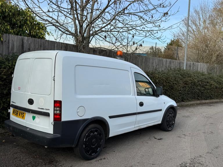 2008 Vauxhall Combo 2000 1.3CDTi 16V Van [75PS] CAR DERIVED VAN Diesel Manual