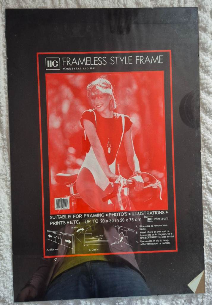 20 x 30 inch clip frame
