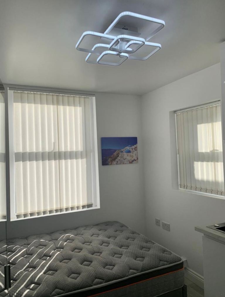 LUXURY STUDIO FLAT £140 PW (MOST BILLS INCLUDED)