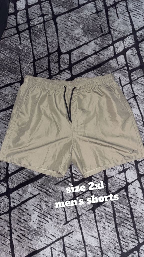 Men's Beige Shorts Size 2XL – Good Condition