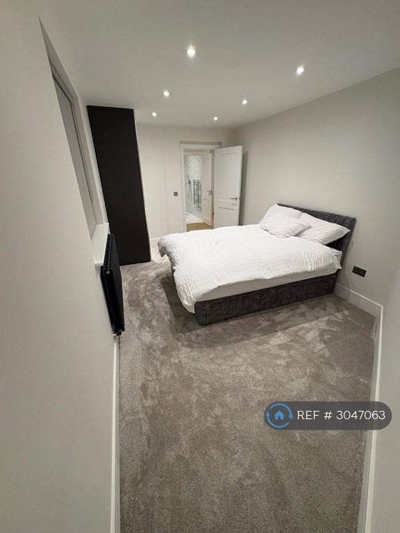 2 bedroom flat in Royal College St, London, NW1 (2 bed) (#3047063)