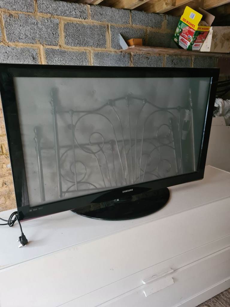 SAMSUNG 50" TV (not smart)