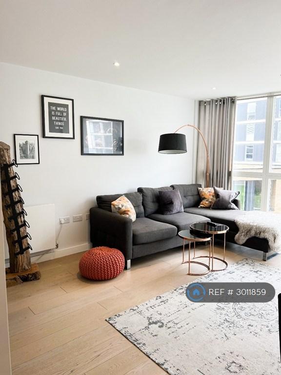 2 bedroom flat in River Gardens Walk, Greenwich, SE10 (2 bed) (#3011859)
