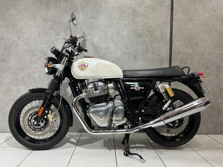2024 Royal Enfield Interceptor 650 - 1886 miles - 1 OWNER! - STUNNING!