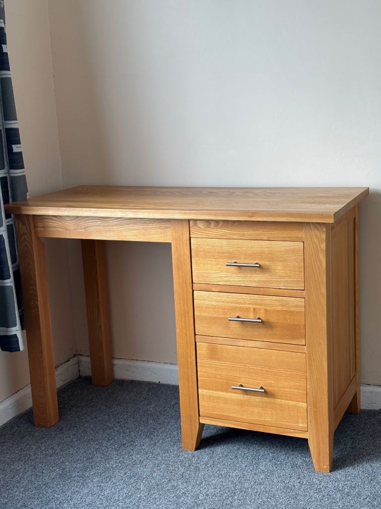 IMMACULATE Solid Oak desk table bedside drawers dresser dressing dovetail joints 🕊️ LIKE NEW
