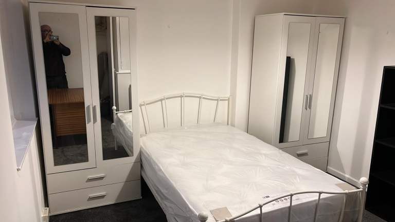 Large room in shared house, £600 