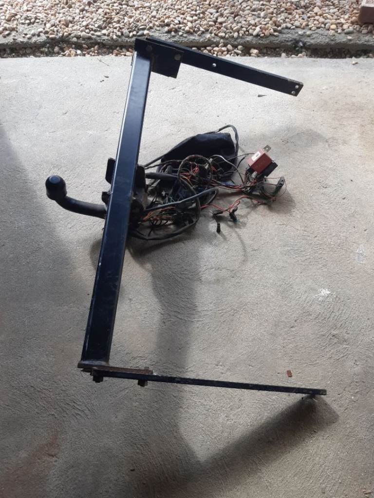 FREE Ford Kuga Mk1 tow bar