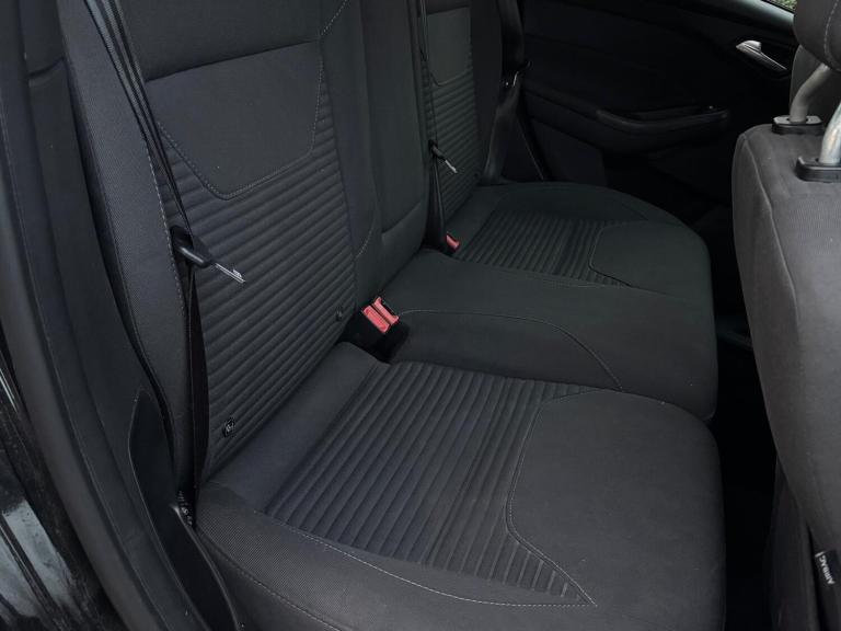 2015 Ford Focus 1.0T EcoBoost Titanium Euro 6 (s/s) 5dr HATCHBACK Petrol Manual