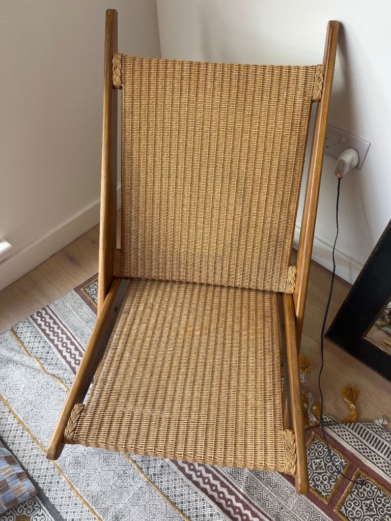 Folding wicker armchair 
