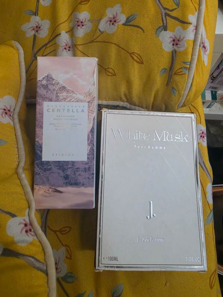 Bundle of 3 empty things see all pics J.white musk empty bottle with box can be used for refill