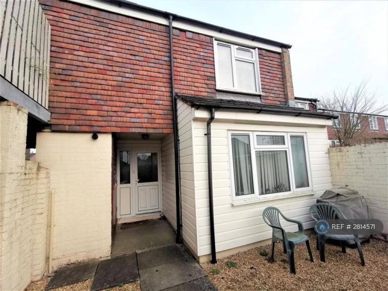 4 bedroom house in Silvester Close, Basingstoke, RG21 (4 bed) (#2814571)